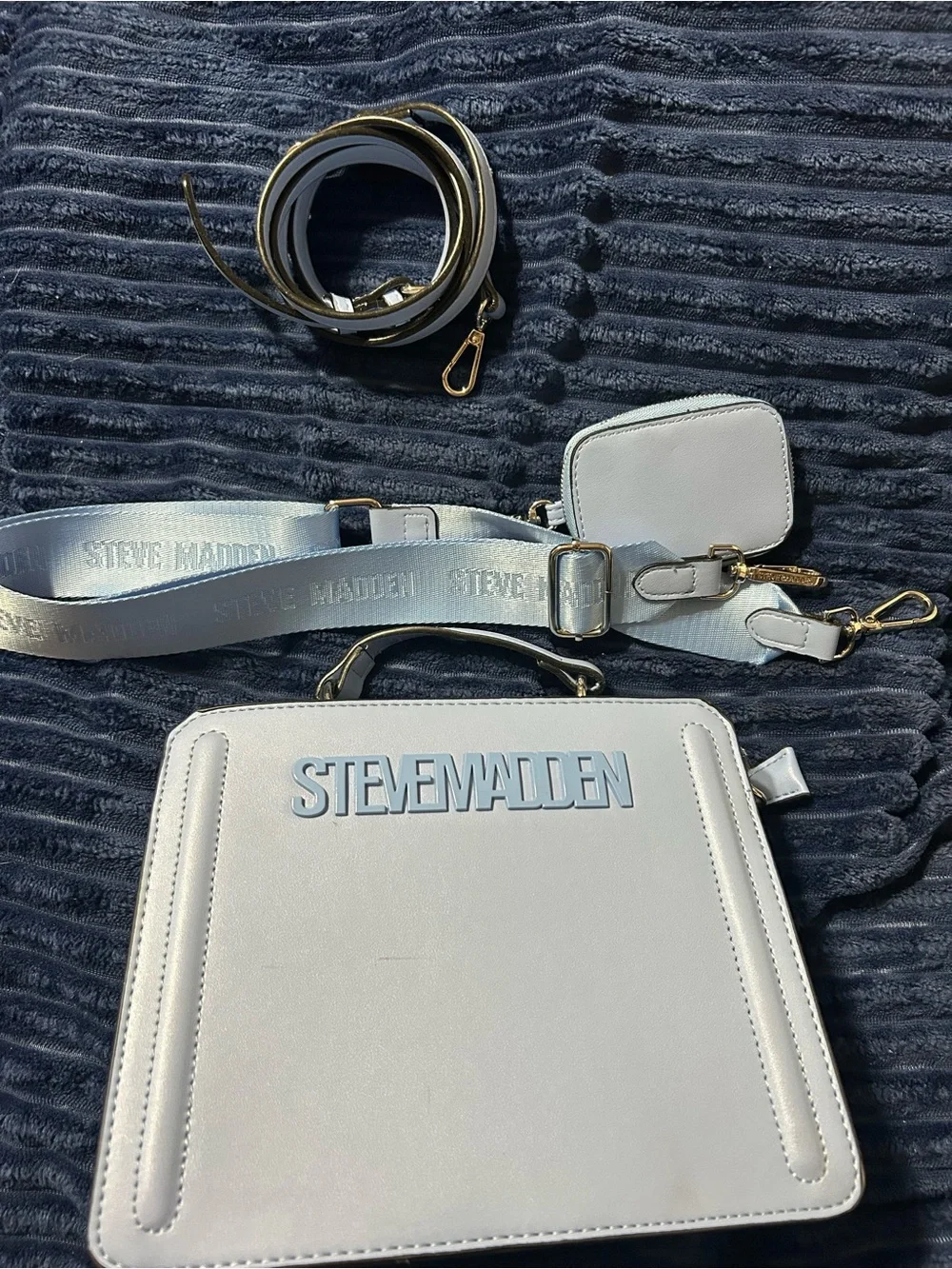 Steve Madden Bevelyn Light Blue Crossbody Bag with Removable Strap - Picture 3 of 14